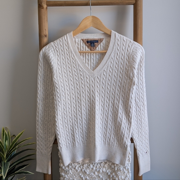 Tommy Hilfiger Cable Knit V-Neck Sweater - Picture 2 of 7